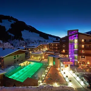 Alpinresort Valsaa - Sport & Hotell